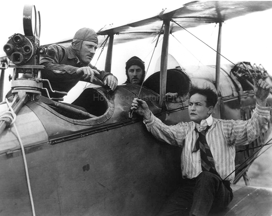 Harry Houdini 1919 1 11WM.jpg